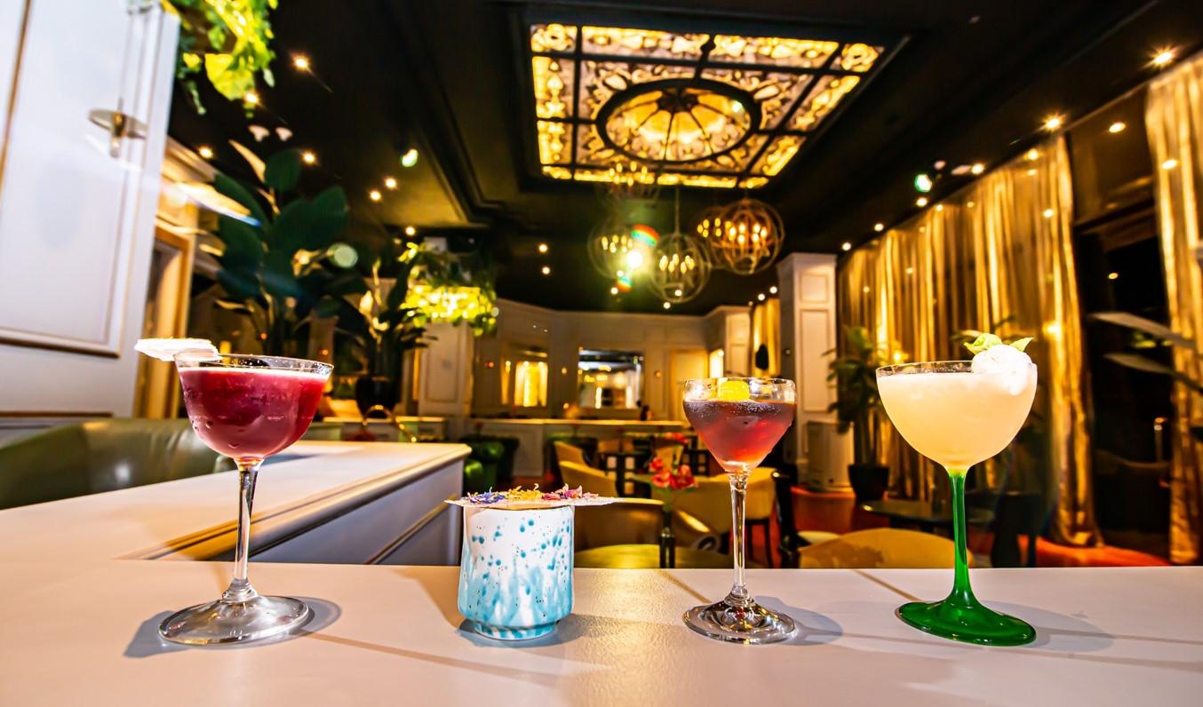 Mandarin Oriental, Santiago Hotel Екстериор снимка The bar at the Mandarin Oriental