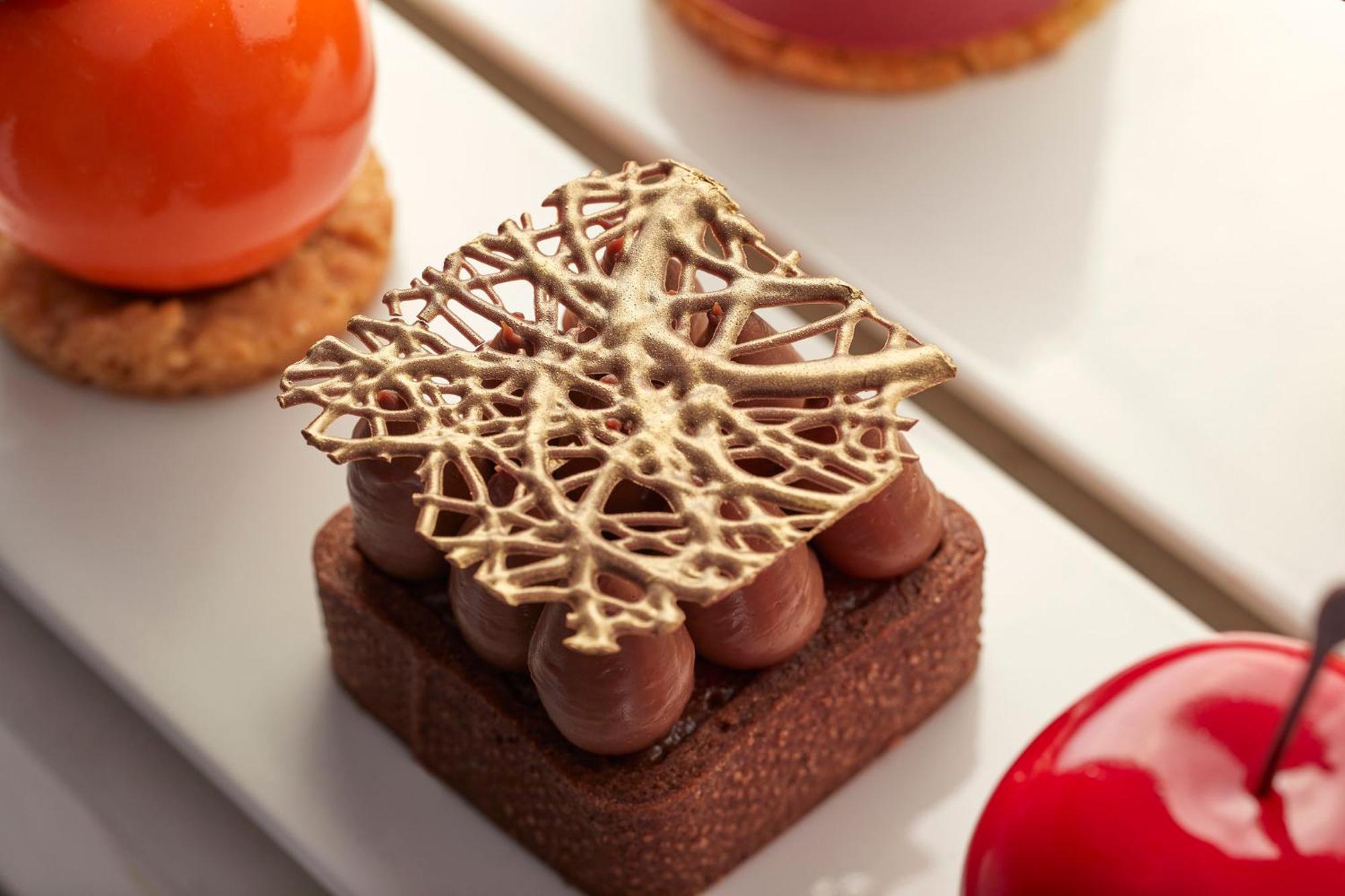 Mandarin Oriental, Santiago Hotel Екстериор снимка A chocolate snowflake