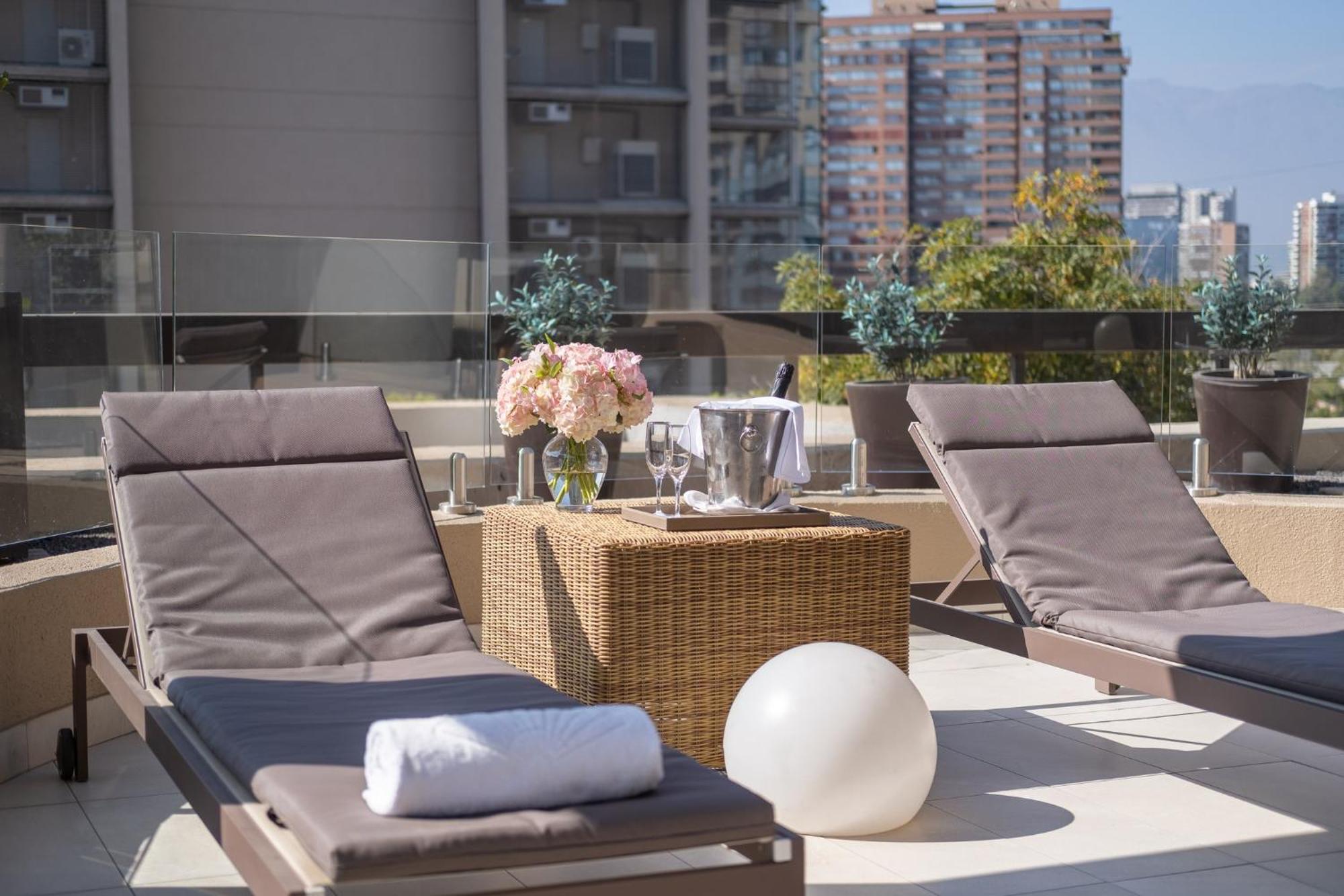 Mandarin Oriental, Santiago Hotel Екстериор снимка The rooftop pool at the Mandarin Oriental