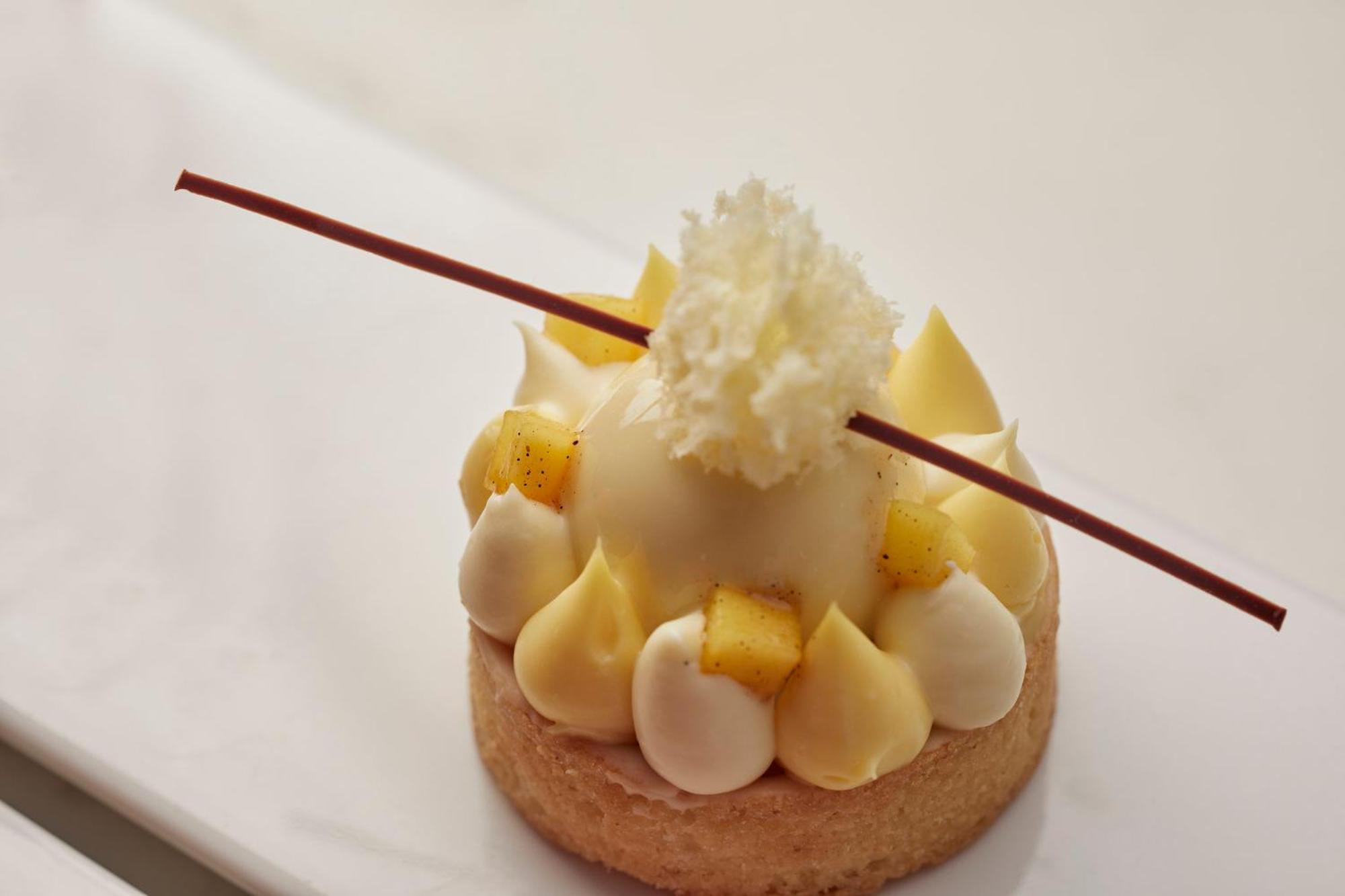 Mandarin Oriental, Santiago Hotel Екстериор снимка A lemon tart