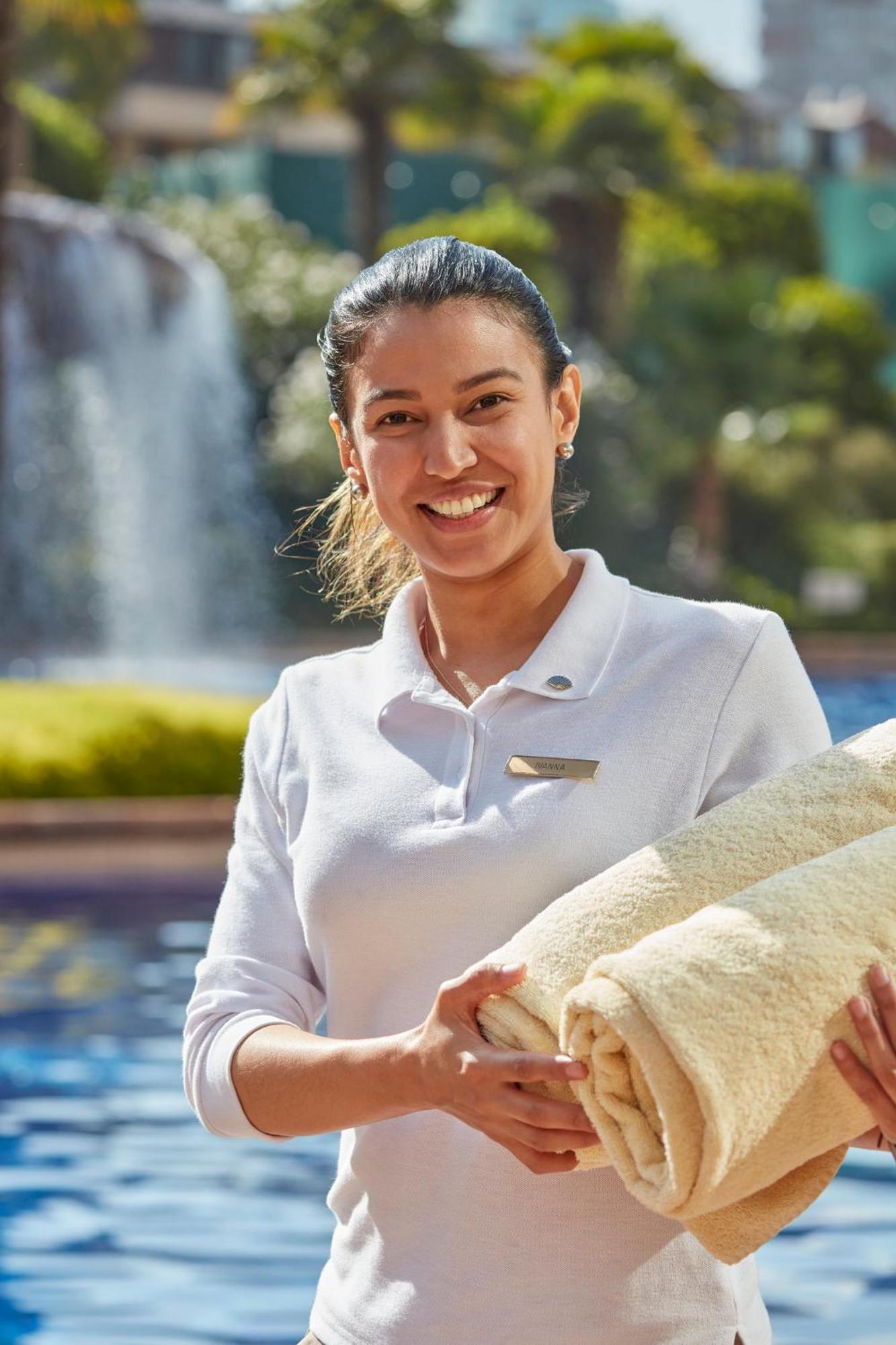 Mandarin Oriental, Santiago Hotel Екстериор снимка A Disney cast member at Walt Disney World